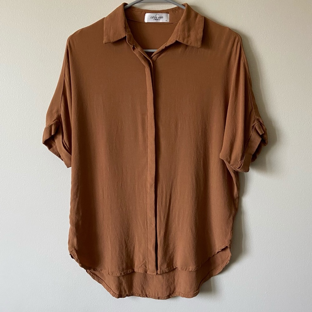 Carly Jean LA Button Down Shortsleeved Blouse